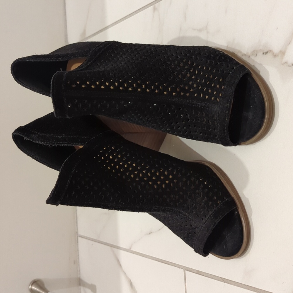Lucky Brand Larise Block Suede Bootie 7.5